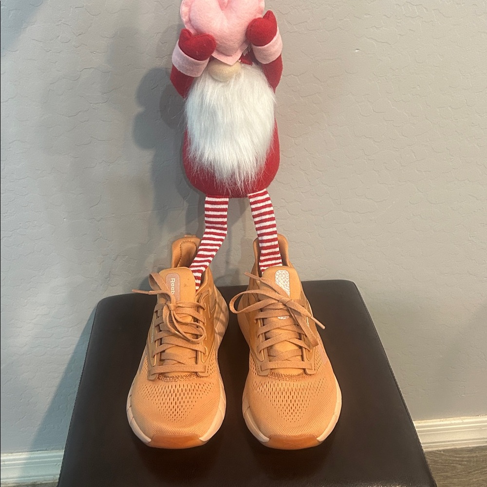 Peach Reebok Nano Gym shoe women’s 9